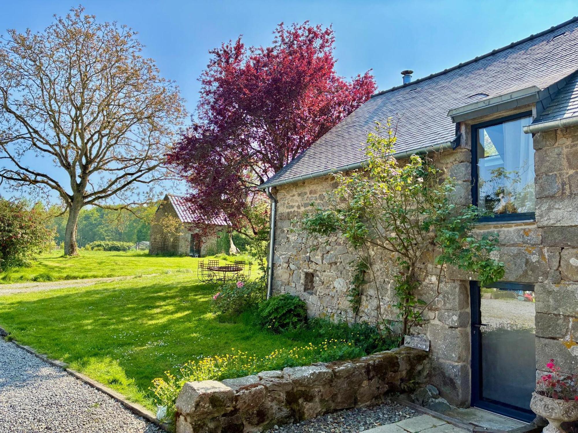 Villa Le Nid De La Breizhidence Combourg Exterior foto
